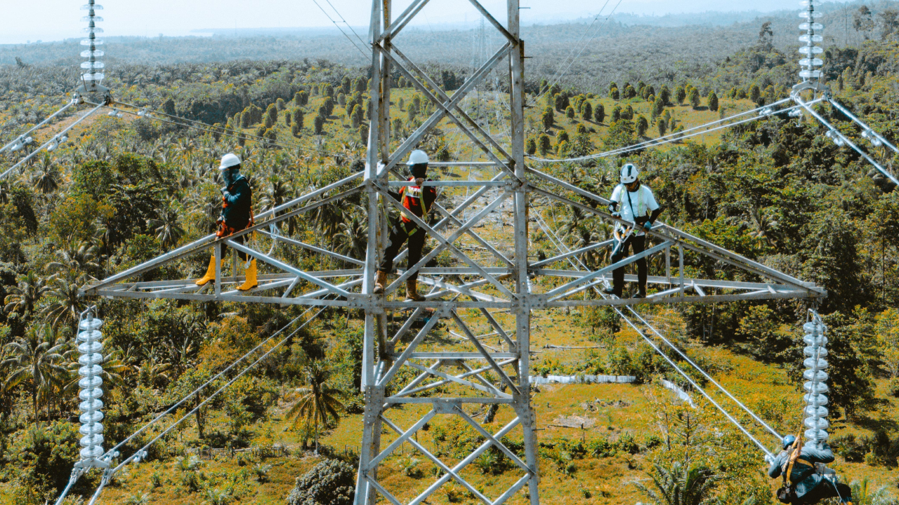 Semangat Kerdekaan, PLN Operasikan Jalur Transmisi 150 kV dari Kolonedale ke Bungku, Perkuat Keandalan Sistem Kelistrikan Sulteng dan Gantikan Mesin Diesel
