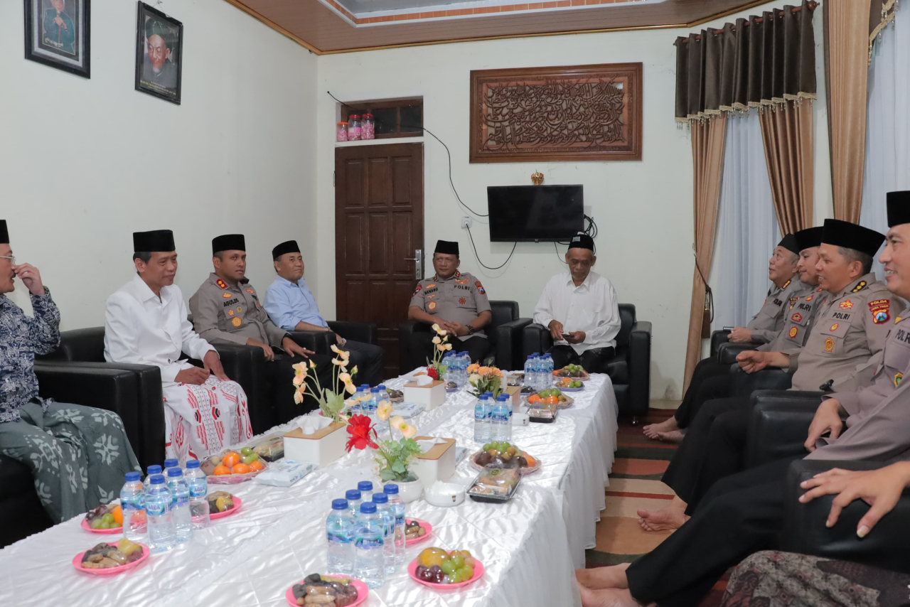 Polres Lamongan Laksanakan Pengamanan Kunjungan Kerja Kapolda Jawa Timur