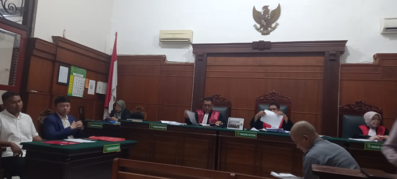 Belum Berakhir PKWT Sudah Diberhentikan Tanpa Pesangon
