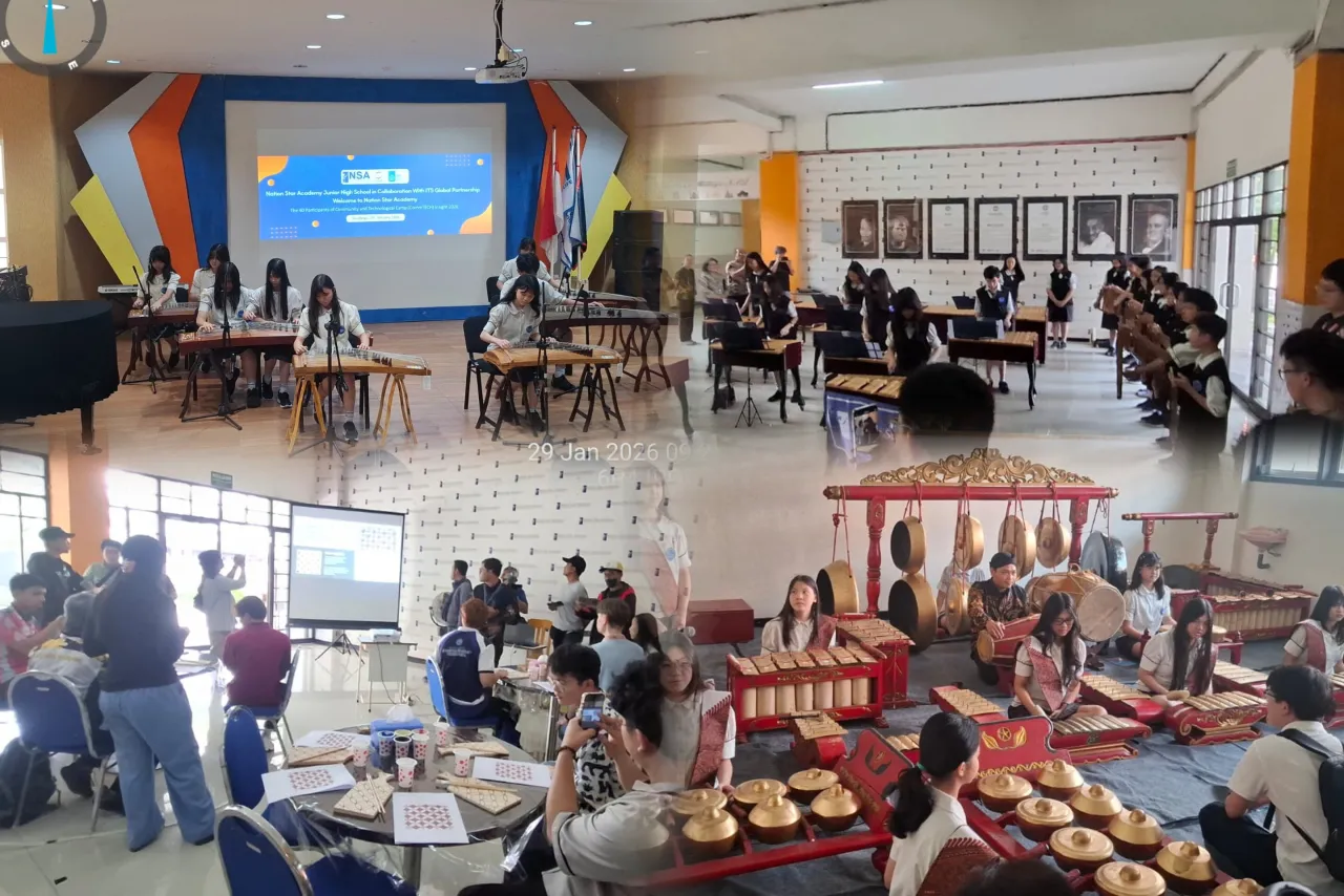Batik Kawung dan Tari Jejer Jaran Dawuk Jadi Media Diplomasi Budaya di Sekolah NSA Surabaya