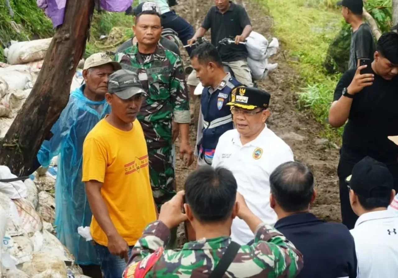 Bupati Pati Sudewo Tinjau Lokasi Banjir, Tanggul Jebol dan Sumbatan Bambu Jadi Penyebab Utama