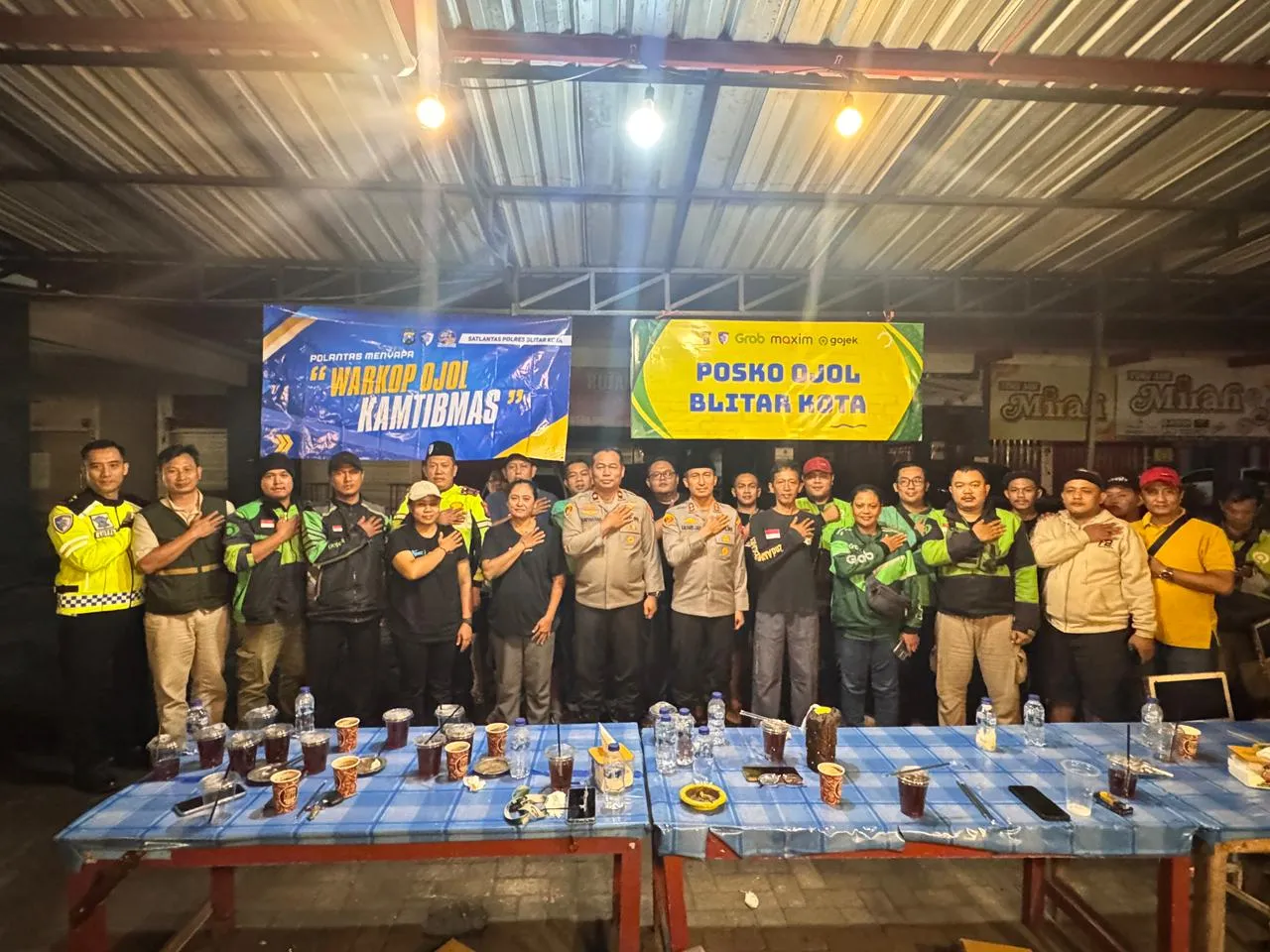 Polres Blitar Kota Gelar Sahur Bersama Komunitas Ojol