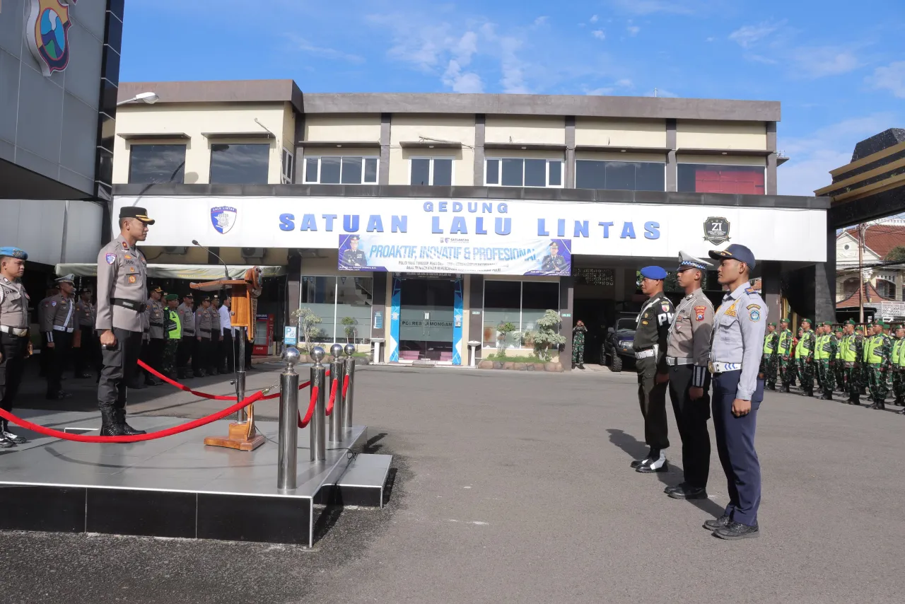 Polres Lamongan Gelar Apel Pasukan Ops Keselamatan Semeru 2026, Siap Wujudkan Kamseltibcarlantas Jelang Idul Fitri