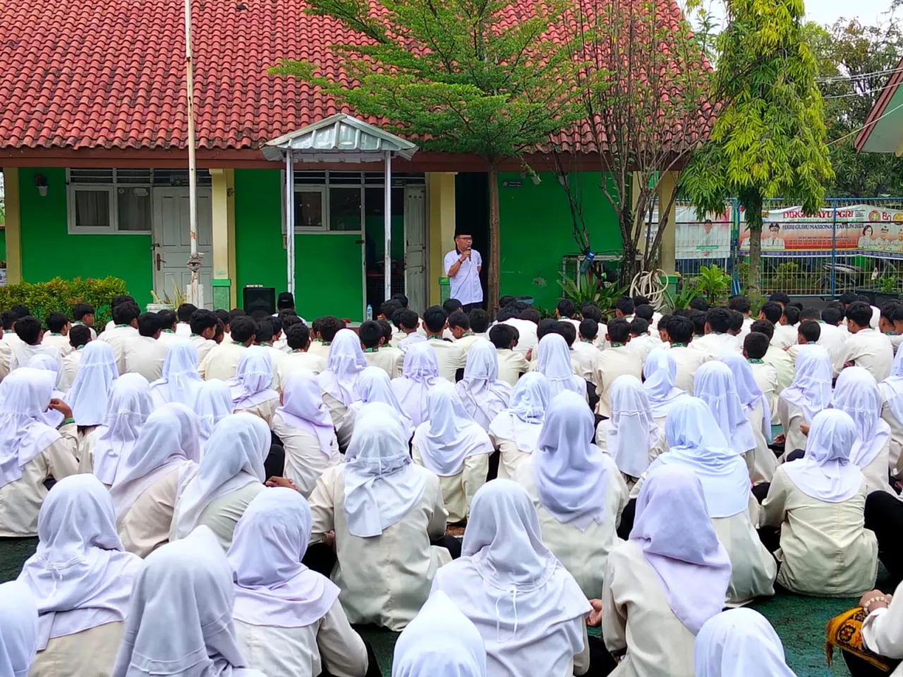 SMPN 1 Karangwareng Kabupaten Cirebon Mengadakan Kegiatan Isro Mi'raj 1447 H