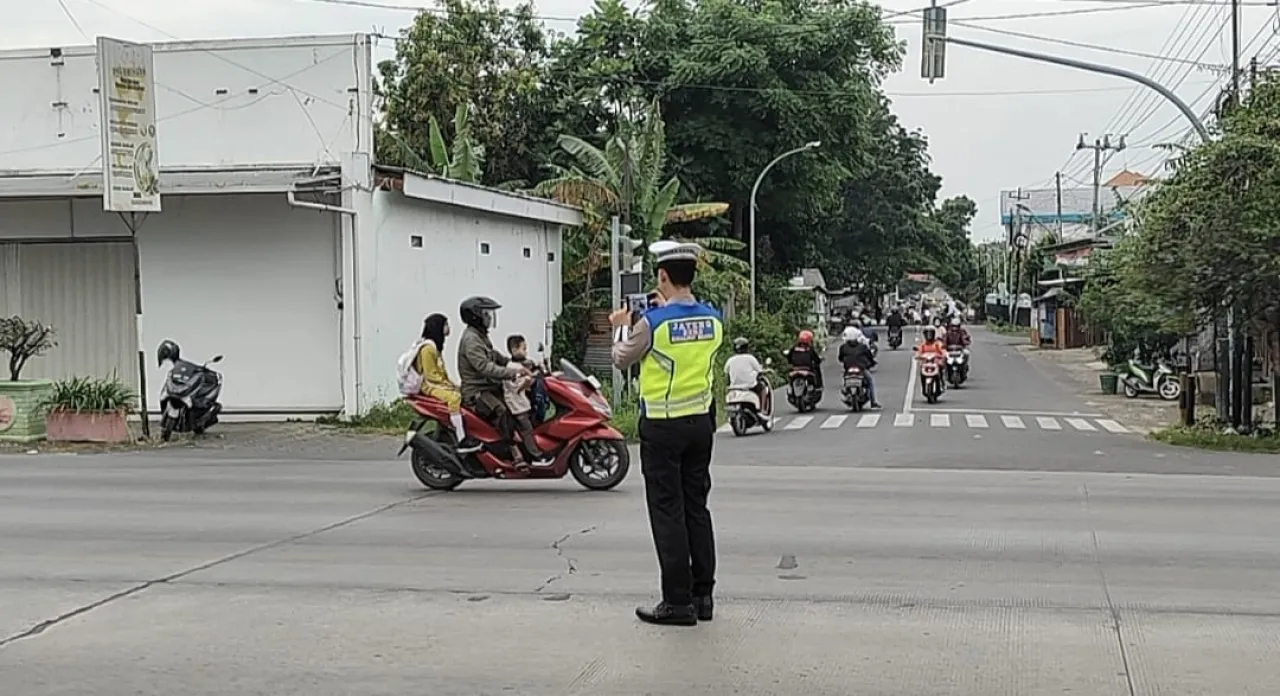Satlantas Polres Rembang Mulai Berlakukan E Tilang berbasis Handheld