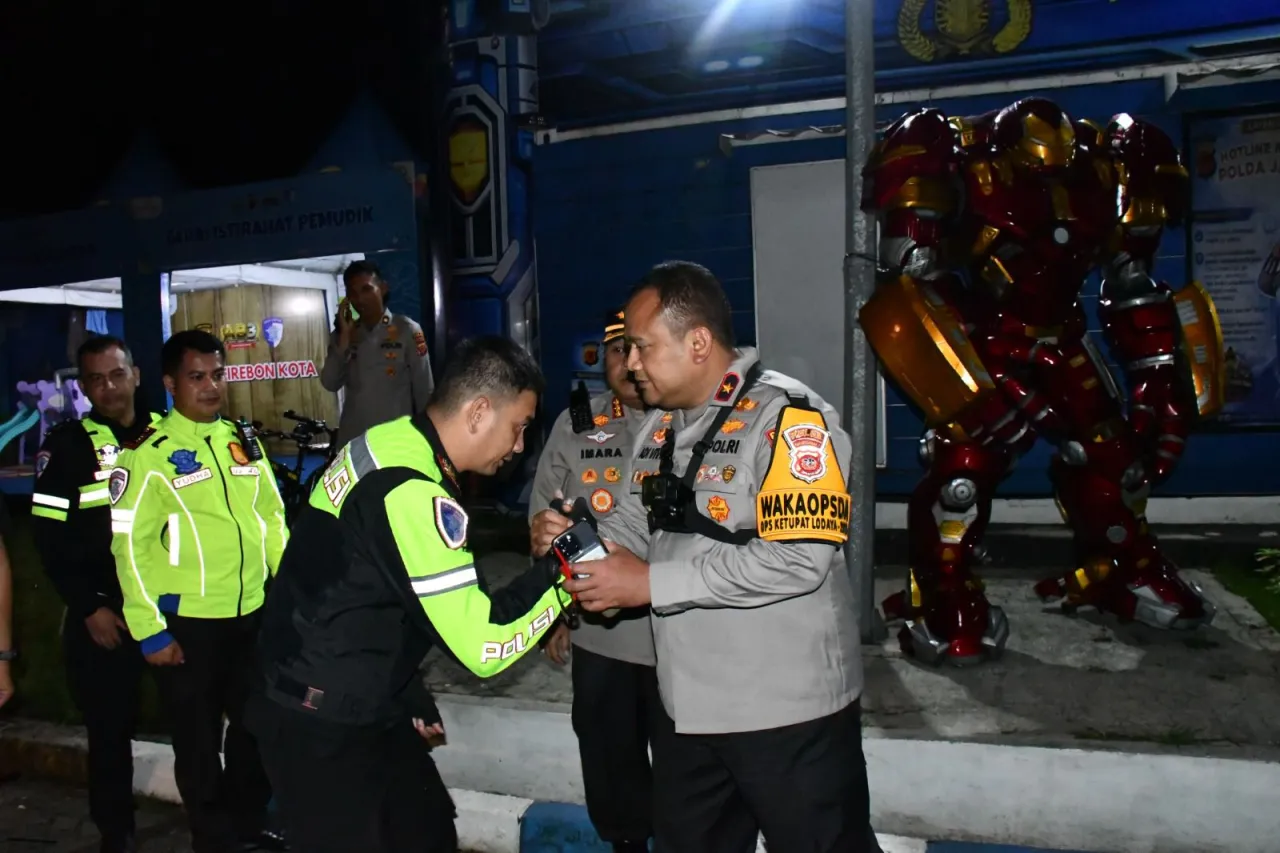 Rest Area 207 Dipantau Ketat, Wakapolda Jabar Cek Kesiapan Ops Ketupat Bersama Pejabat Utama