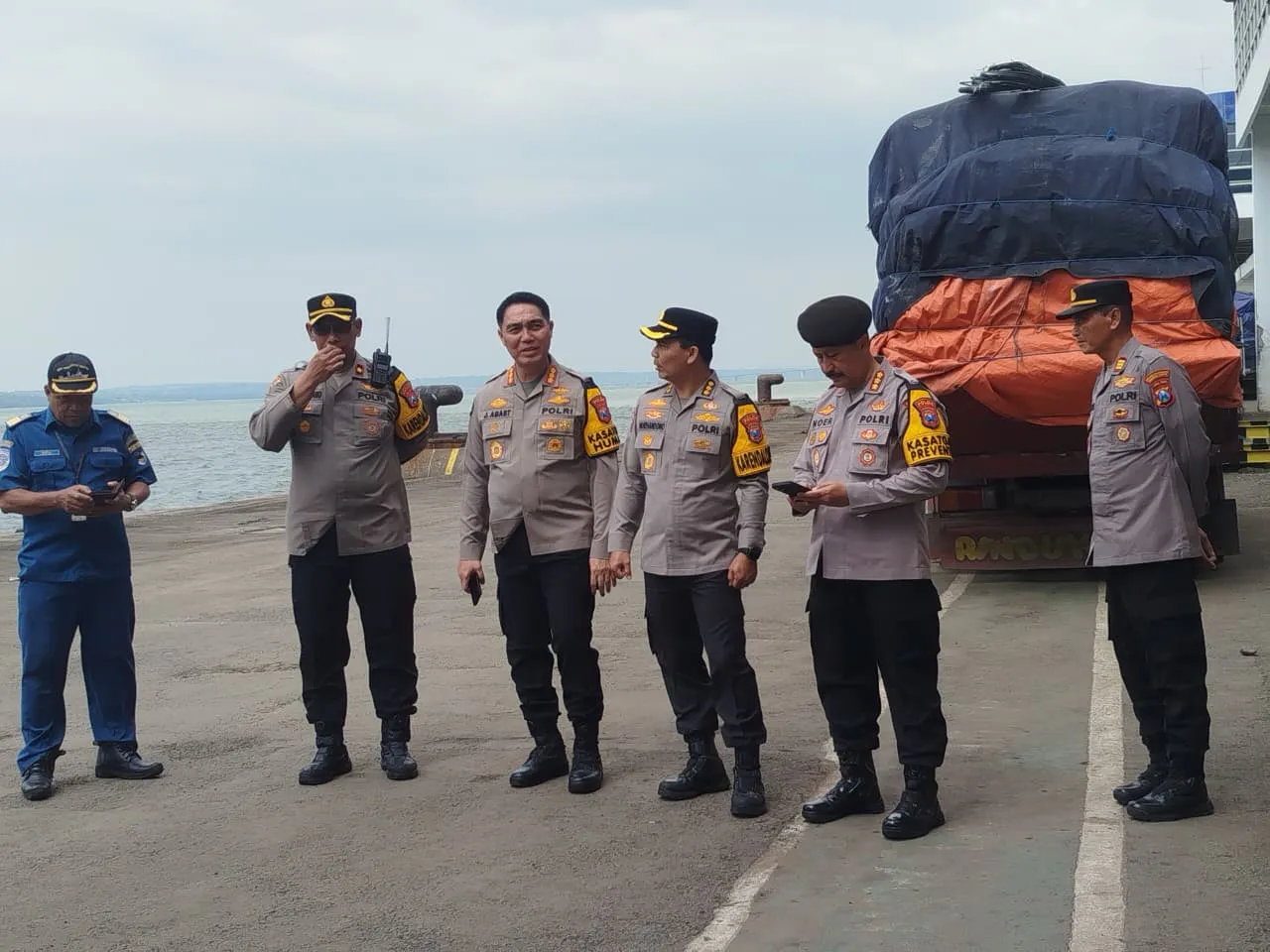 Polda Jatim Pastikan Kesiapan Pos Terpadu di Pelabuhan Tanjung Perak Wujudkan Mudik Aman Keluarga Bahagia