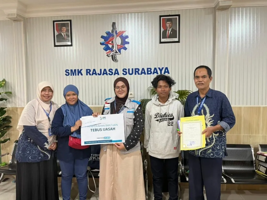 Tebus Ijazah yang Tertahan, YBM PLN UIP JBTB Buka Jalan Baru bagi Tiga Lulusan SMK