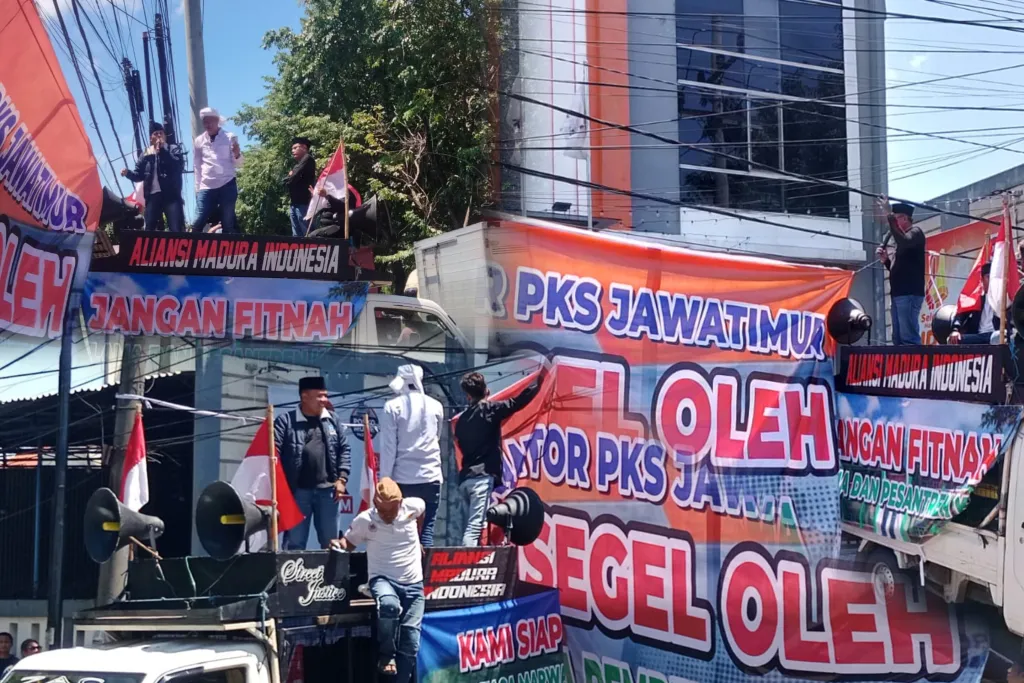 Tak Cukup Minta Maaf, AMI Tekan PKS Pecat Aboe Bakar ! Wajib Sujud Maaf ke Ulama Madura