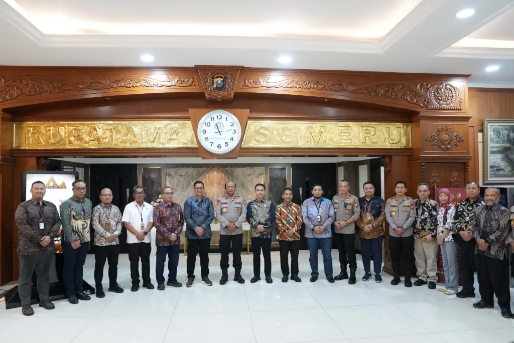 Semangat Hari Lahir Pancasila, PLN dan Polda Jatim Perkuat Sinergi Dukung Infrastruktur Ketenagalistrikan