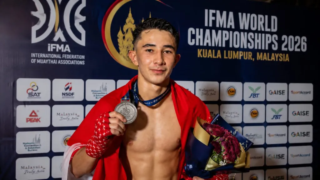 Atlet Muaythai Jawa Timur Elijah Hinzman Raih Perak Dunia IFMA 2026