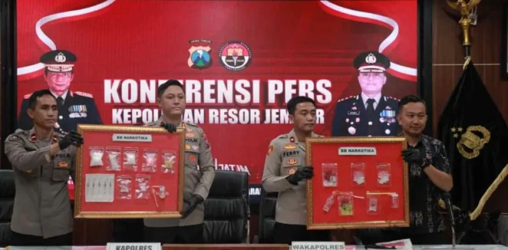 Polres Jember Ungkap Kasus Narkoba Amankan 30 Tersangka dan Ratusan Gram Sabu