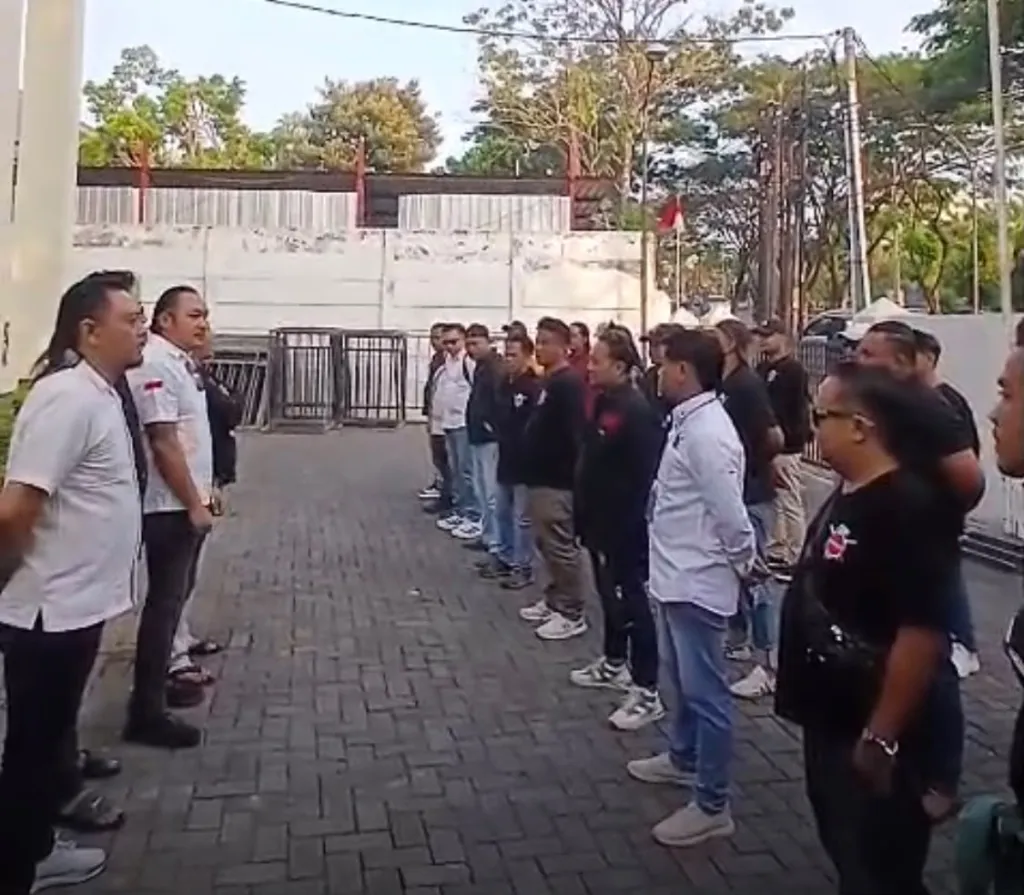 120 Massa Ormas Yakusa Laskar Garuda dan LSM Harimau Pati Kawal Sidang Tipikor Semarang