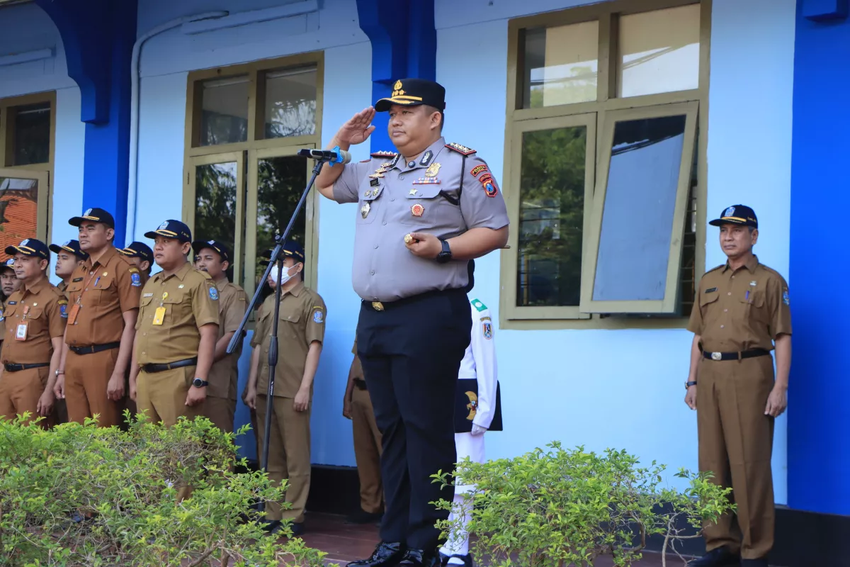 Kapolresta Tuban Pimpin Upacara di SMA Negeri 1 Dan  Kasih Imbauan Mematuhi Lalu Lintas,Penyalahgunaan Narkoba 