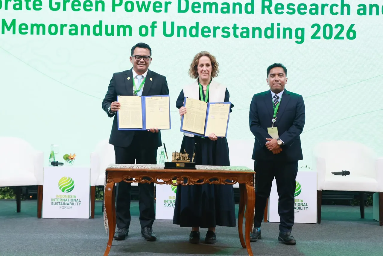 Hari Kesaktian Pancasila, PLN dan The Climate Group Teken MoU Kembangkan Produk Energi Hijau untuk Buka Investasi Berkelanjutan di Indonesia