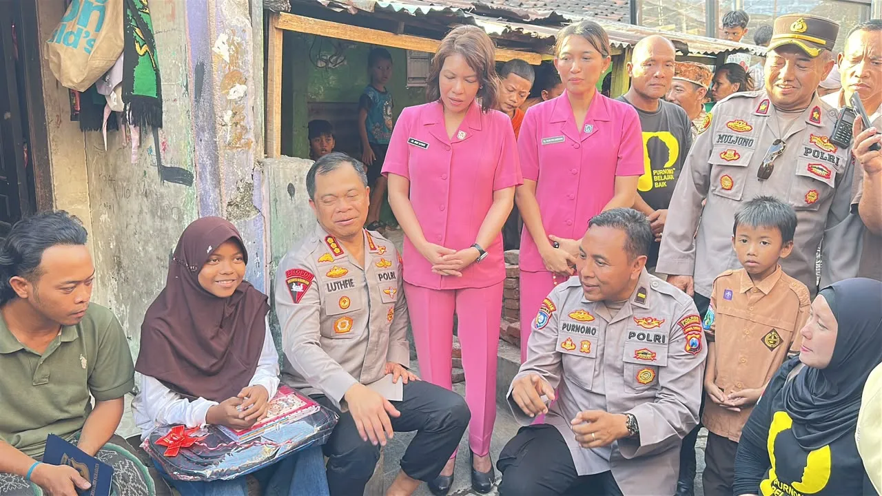 Luthfie Daily Berbagi, Kapolrestabes Surabaya, Berikan Bantuan dan Beasiswa, Bersama Purnomo Polisi Baik