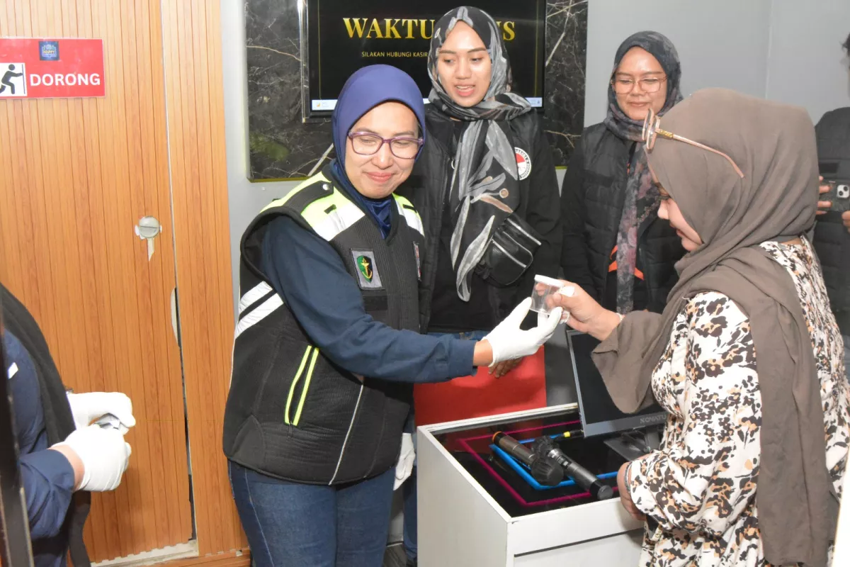 Cegah Peredaran Narkoba, Polres Bondowoso dan Tim Gabungan Razia THM dan Tes Urine Pengunjung