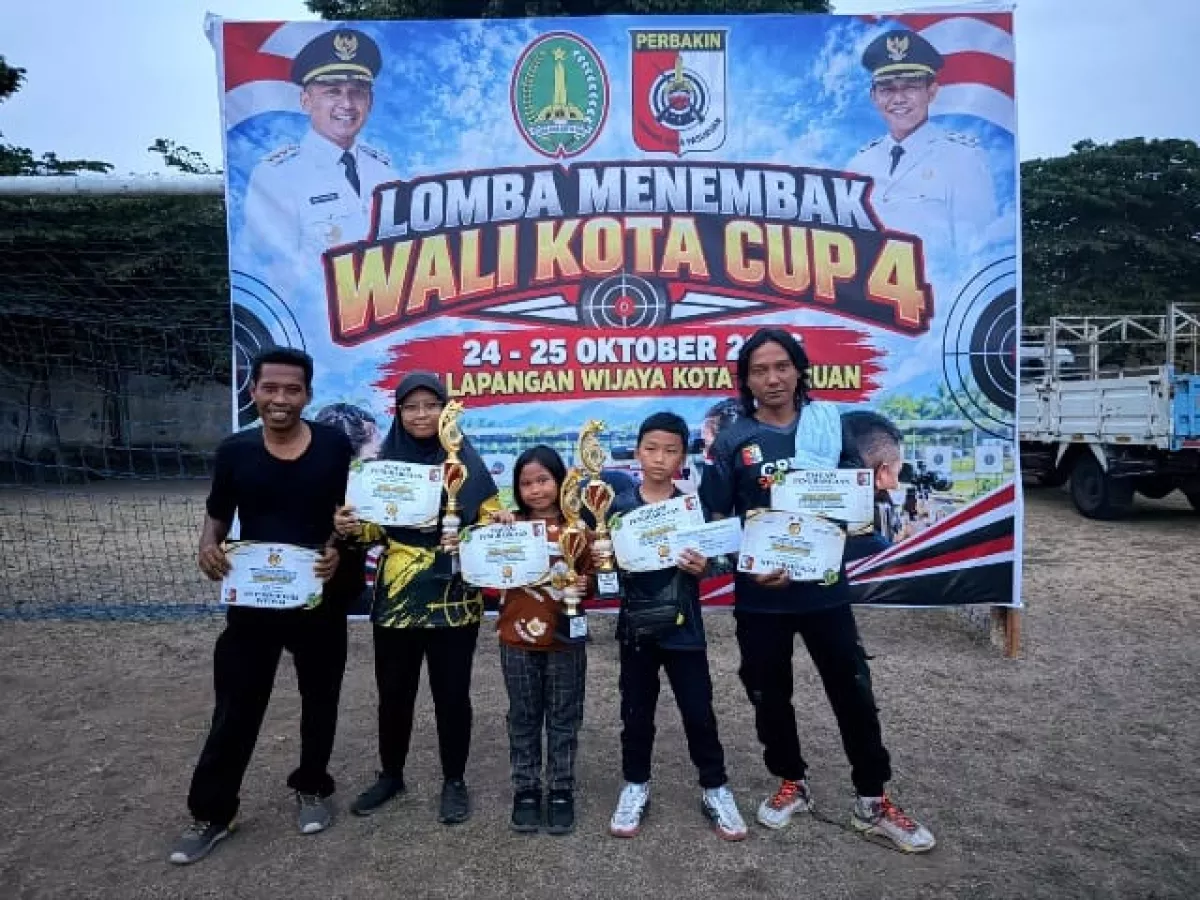 Perbakin Gresik Torehkan Prestasi di Walikota Cup 4 Pasuruan, Tiga Atlet Naik Podium