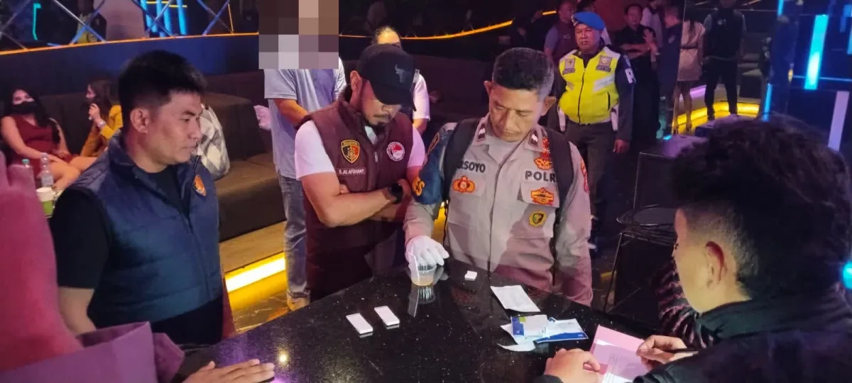 Razia Tempat Hiburan Malam di Kompleks CSB Mall Cirebon
