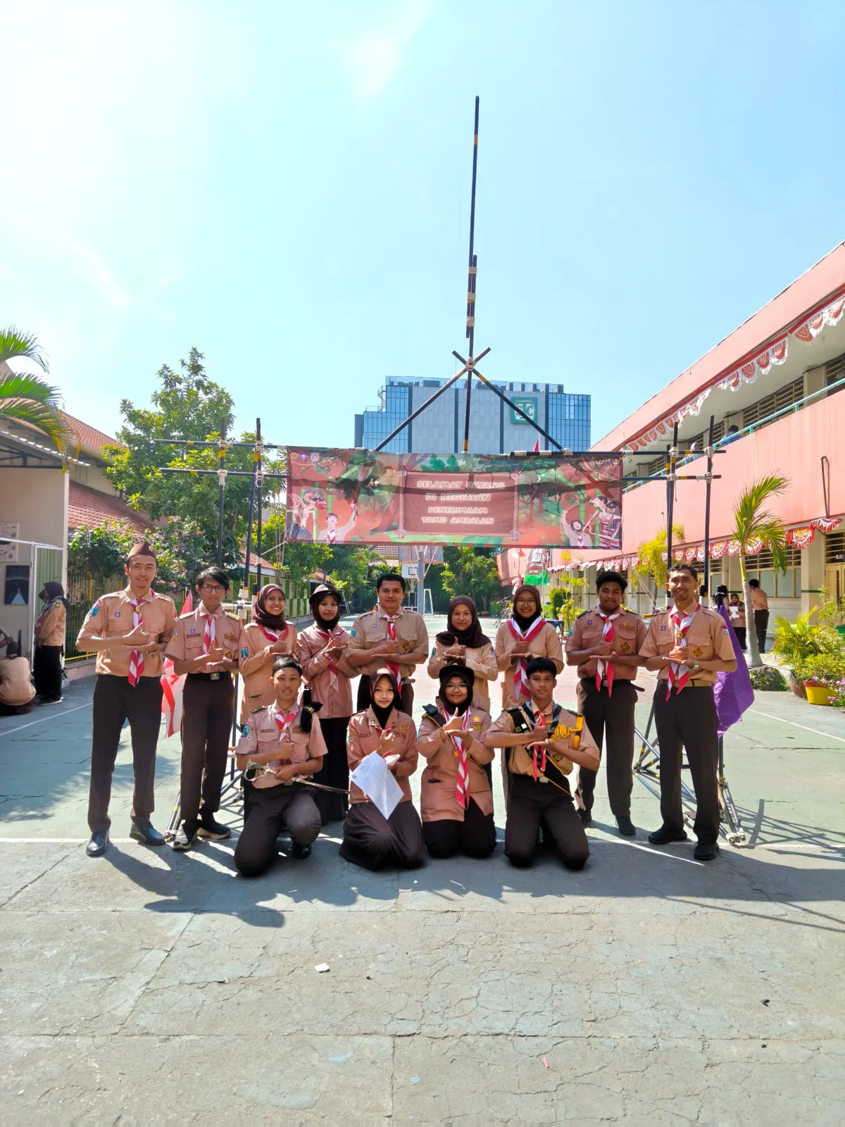 Saka POM SMA GIKI 2 Surabaya Edukasi Pelajar Jadi Konsumen Cerdas dan Bijak