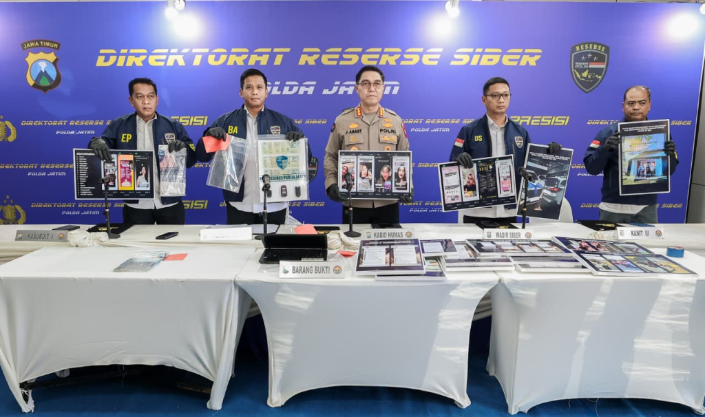 Modus Arisan Online Fiktif Transaksi Capai Rp.71 Miliar Dibongkar Polda Jatim, Seorang Perempuan Resmi Sebagai Tersangka
