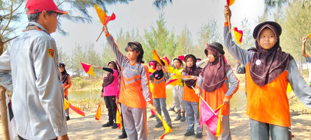 Persiapan Lomba Tingkat 2 PANGKALAN SMP N 1 Rembang Datangkan Pelatih S3 Dalam Gladi Pintu Di Pantai Layur