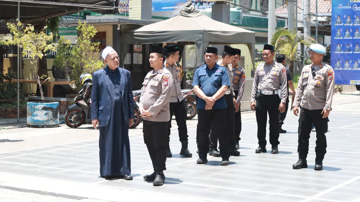 Kapolres Jombang Sowan Kiai Ponpes Darul Ulum Rejoso Peterongan